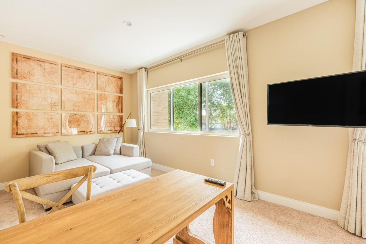 Promo - In Gated Community - 12min To Holiday home