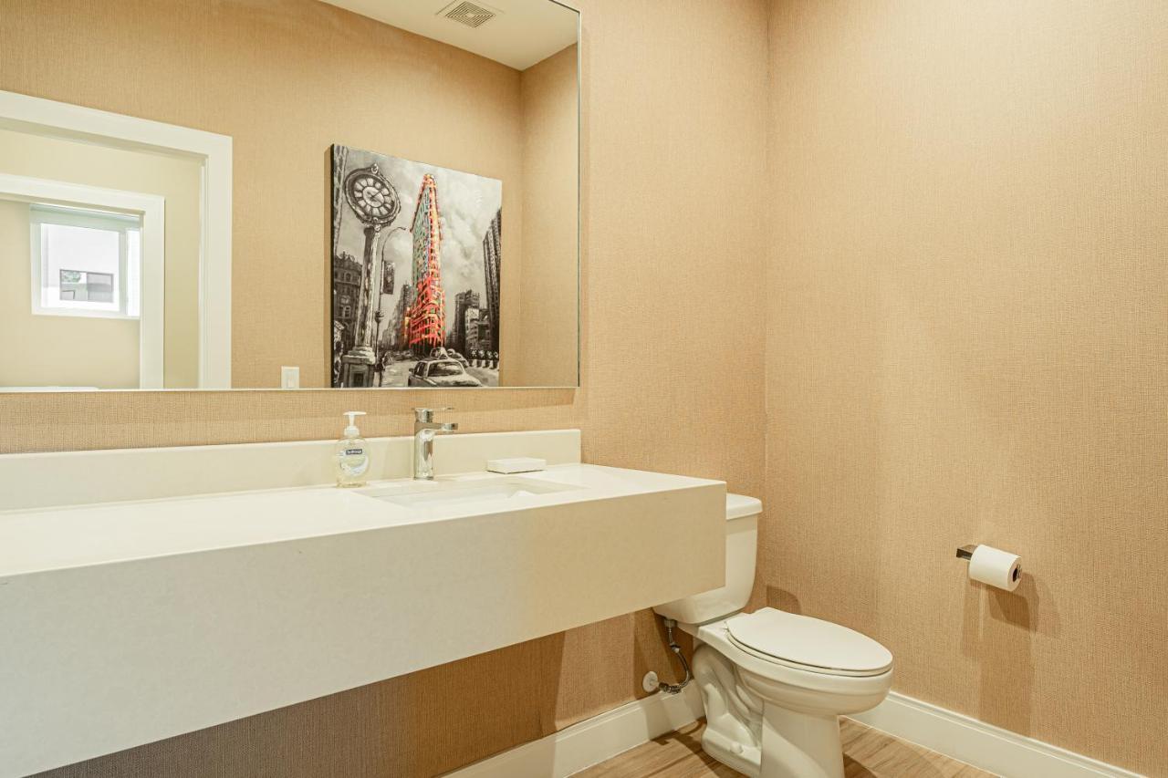 Holiday home Promo - In Gated Community - 12min To Orlando