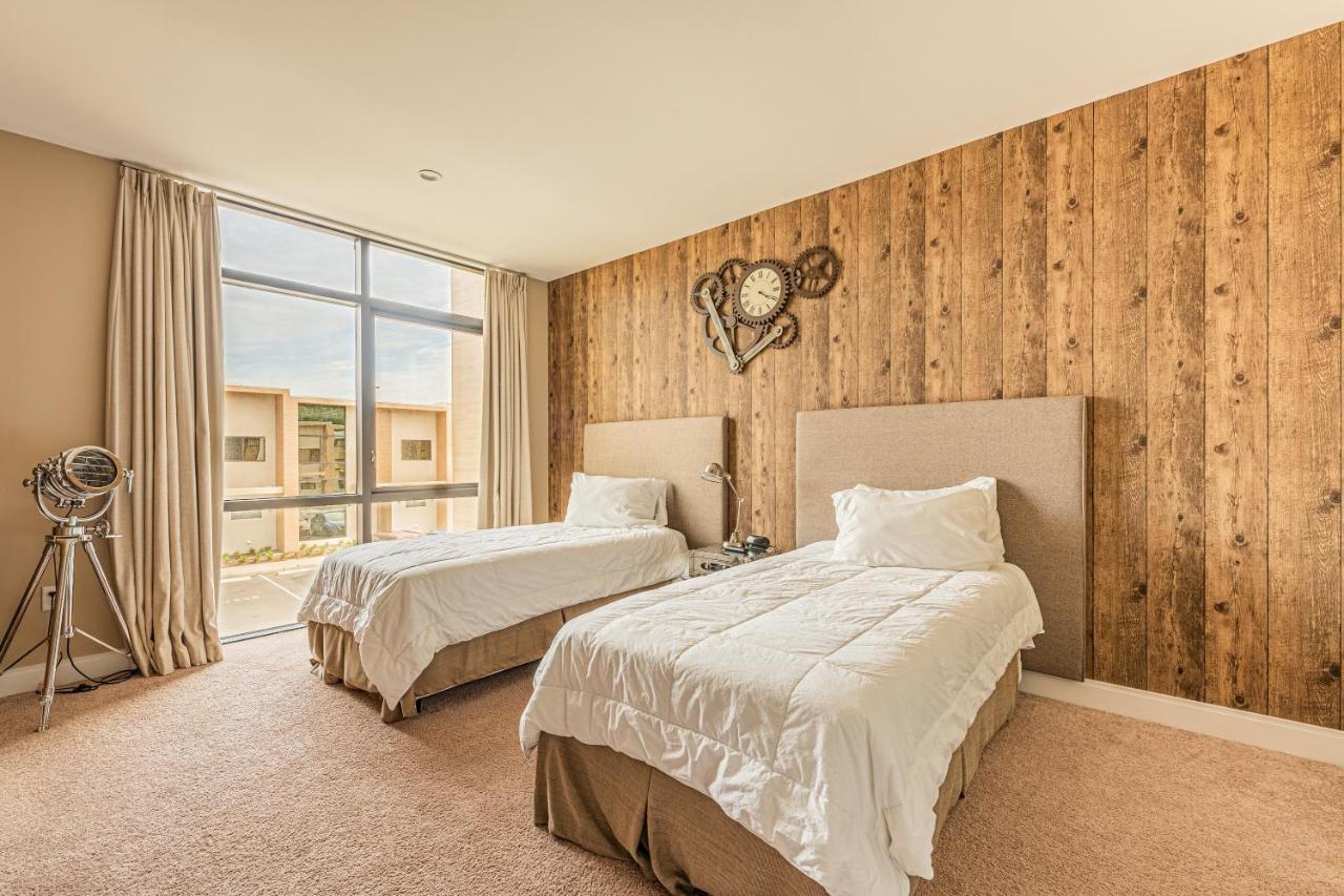 Promo - In Gated Community - 12min To Holiday home